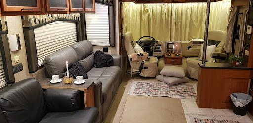 Alhawdaj RV workshop مصنع و ورشة الهودج للكرفانات
