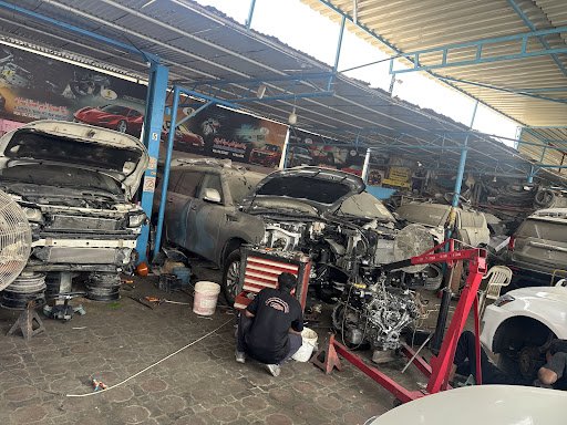 Al Sandouq Al Thahabi Auto Maint. Workshop