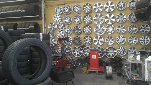 Mercarodas Wheels and Tires