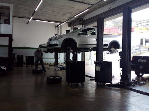 Perus Auto Center