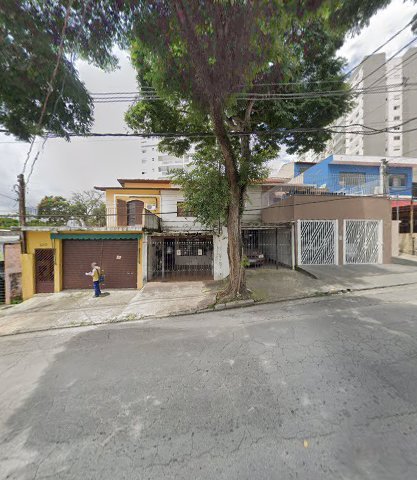 FÓRMULA V8 COM DE PEÇAS AUTOMOTIVAS
