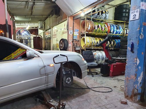 Sehr Al Njoom Tyres Change