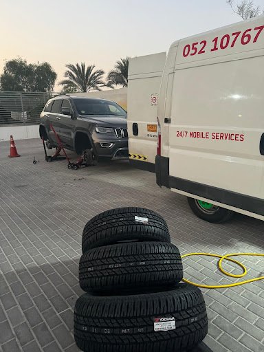 Tire Master Tire Repair Services - 24/7 Mobile Tyre Repair-Oil Change-Brake Pads-Mobile Mechanic Garage