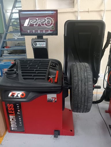 Tyre puncture and battery service