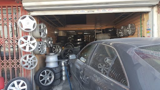 Al Wadi Al Thahabi Auto Tyres ans Accessories TR. LLC