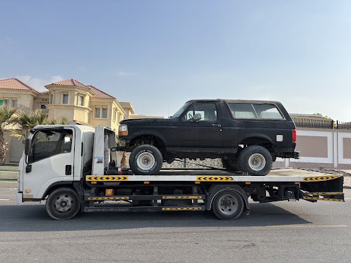 Car Recovery pickup towling service Dubai