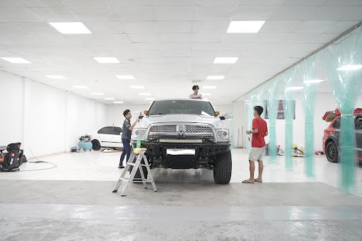 Foilers - Car Foiling & Wrapping Showroom