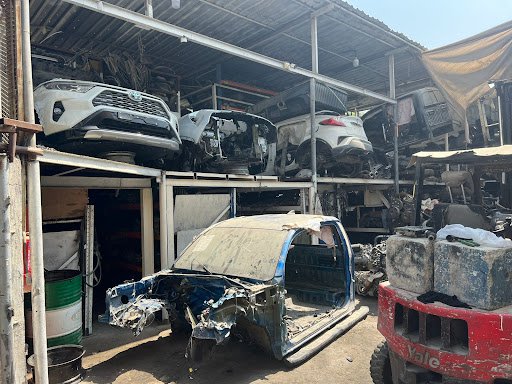 QASR AL HASNA USED CARS AND SPARE PARTS BR1 TR L.L.C