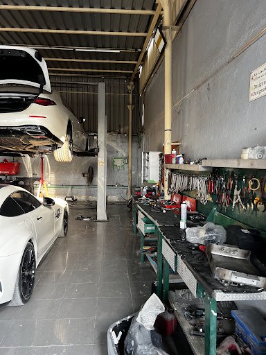 Designo Auto maintenance workshop