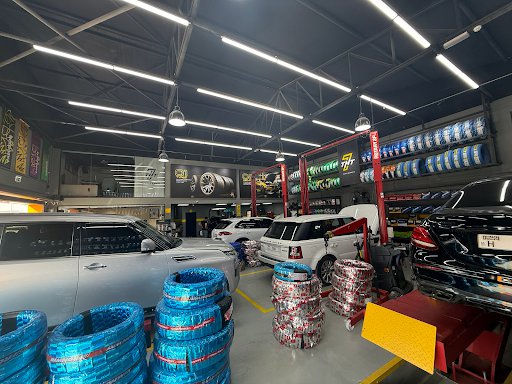 THT7 Tyres