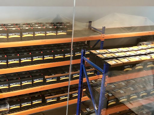Auto Battery Hub