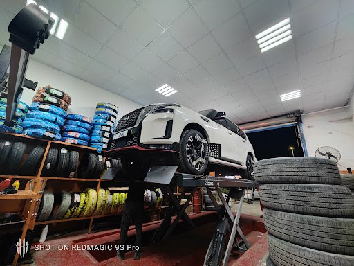 SPIN TIRE REPAIRING L.L.C